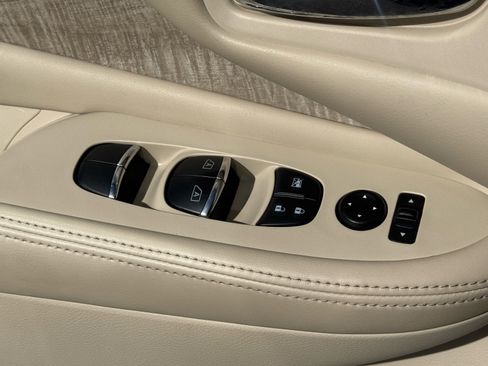 Used 2019 Nissan Murano SL w/ SL Technology Package FWD image 24