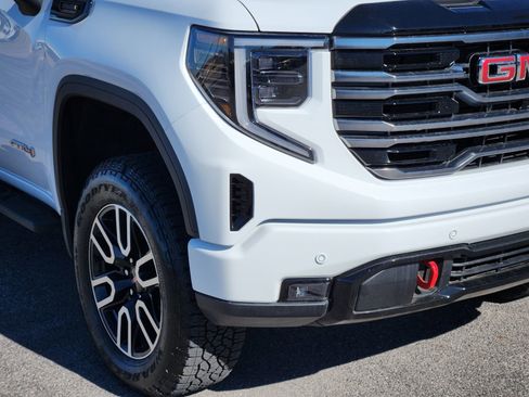 Used 2025 GMC Sierra 1500 AT4 w/ AT4 Premium Package image 10