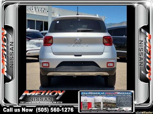 Used 2025 Hyundai Venue SEL FWD image 5