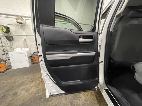 Used 2014 Toyota Tundra SR image 18