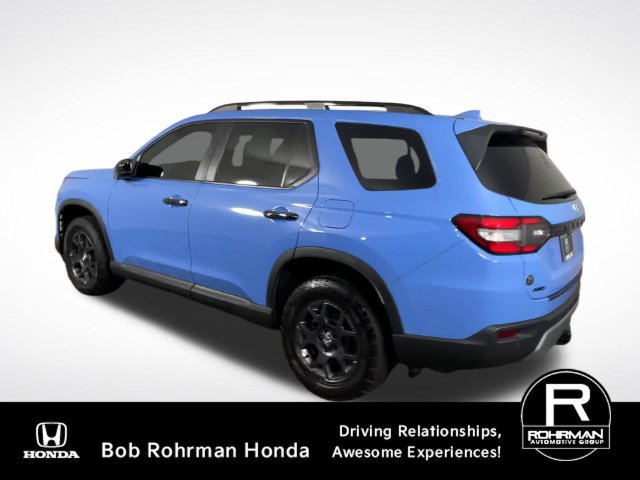 Used 2025 Honda Pilot TrailSport image 7