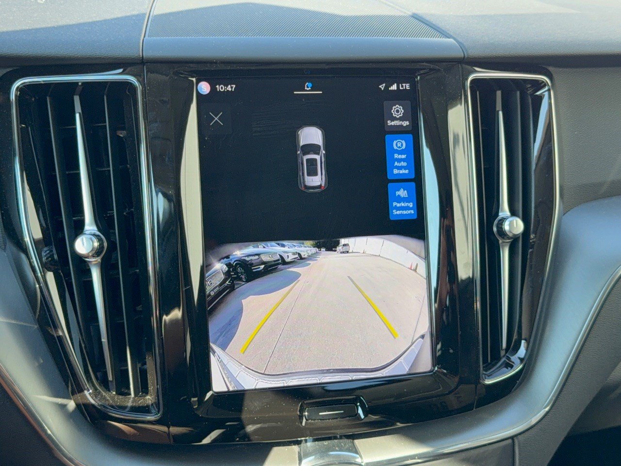 Certified 2024 Volvo XC60 B5 Core w/ Protection Package Premier AWD/4WD image 24