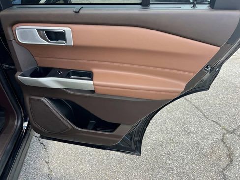 Certified 2022 Ford Explorer King Ranch w/ Premium Technology Package image 16