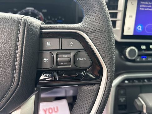 Used 2025 Toyota Sequoia Platinum image 23