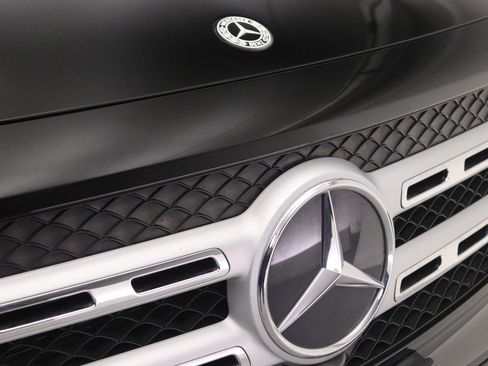 Used 2022 Mercedes-Benz GLB 250 image 28