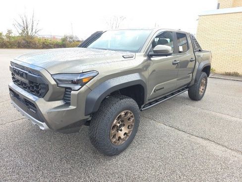 New 2025 Toyota Tacoma Trailhunter image 3