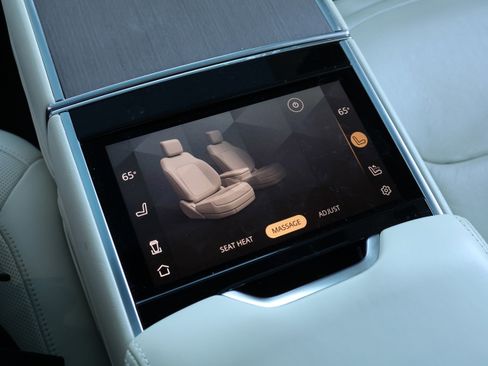 Used 2023 Land Rover Range Rover First Edition image 29