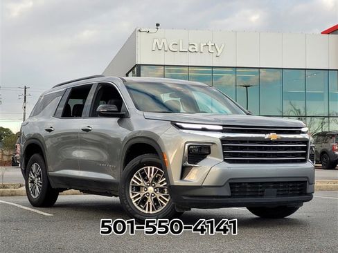 Used 2025 Chevrolet Traverse LT image 21