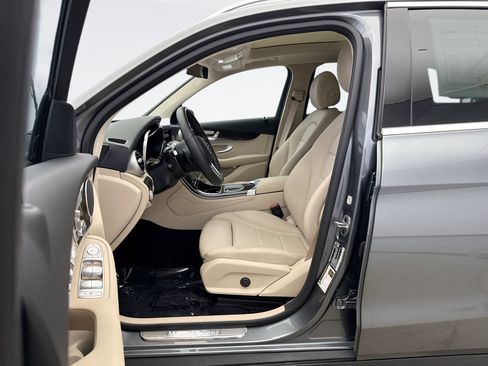 Used 2021 Mercedes-Benz GLC 300 4MATIC image 10