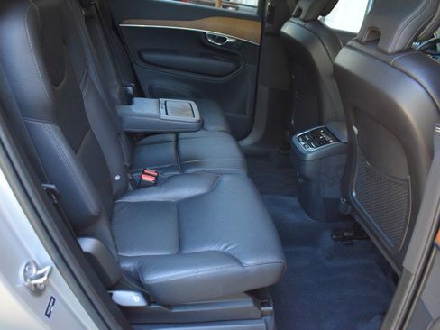 Used 2022 Volvo XC90 T6 Momentum w/ Advanced Package AWD/4WD image 42
