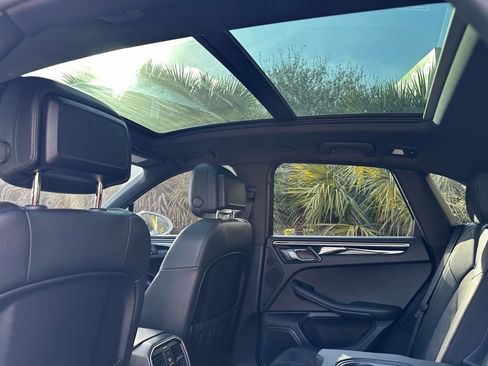 Used 2020 Porsche Macan w/ Driver Memory Package AWD/4WD image 40