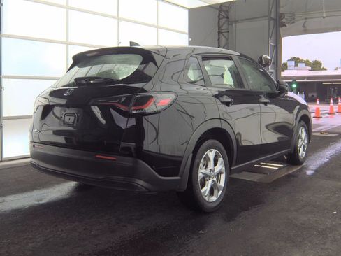 Used 2023 Honda HR-V LX image 6