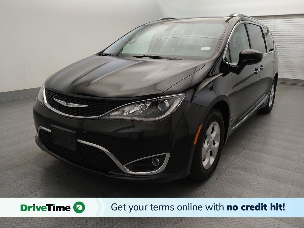 Used 2017 Chrysler Pacifica Touring-L Plus FWD image 1