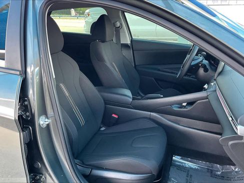 Used 2024 Hyundai Elantra SEL FWD image 8