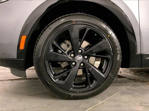 Used 2022 Buick Envision Essence w/ Sport Touring Package image 9