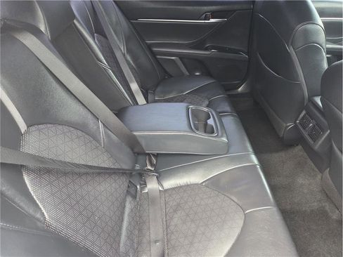 Used 2018 Toyota Camry XSE image 34