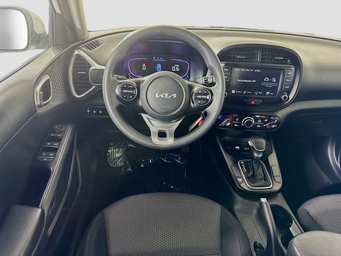 Used 2023 Kia Soul LX FWD image 17