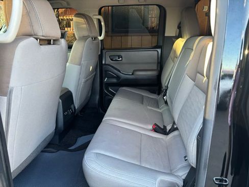 Used 2023 Nissan Frontier SV w/ SV Convenience Package image 8