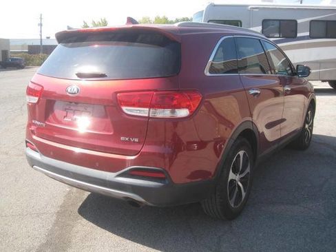 Used 2016 Kia Sorento EX image 5