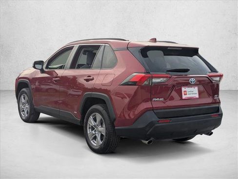 Used 2022 Toyota RAV4 XLE image 8