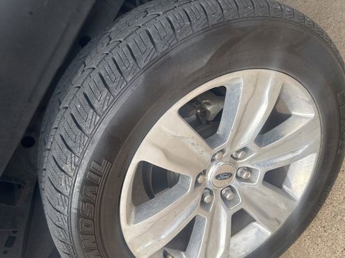 Used 2019 Ford F150 Platinum w/ Equipment Group 701A Luxury image 7