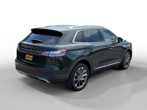 Used 2023 Lincoln Nautilus Reserve w/ Luxury Package AWD/4WD image 5