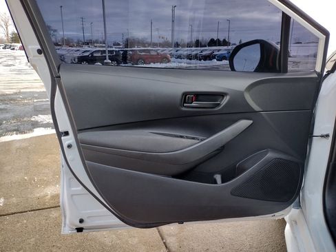 Used 2022 Toyota Corolla LE image 21