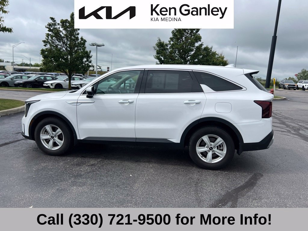 Certified 2026 Kia Sorento LX FWD image 16