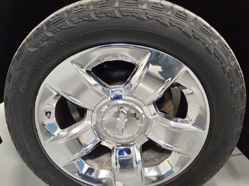 Used 2017 Chevrolet Silverado 1500 High Country image 44