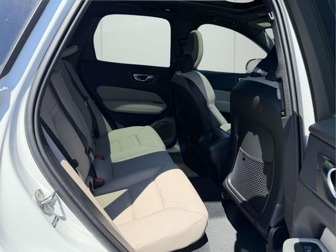 Used 2026 Volvo XC60 B5 Core w/ Climate Package AWD/4WD image 12