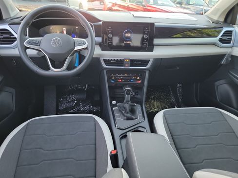 New 2026 Volkswagen Taos SE FWD image 2