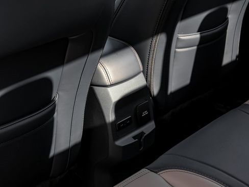 Used 2025 Ford Maverick Lariat w/ 4K Tow Package image 44