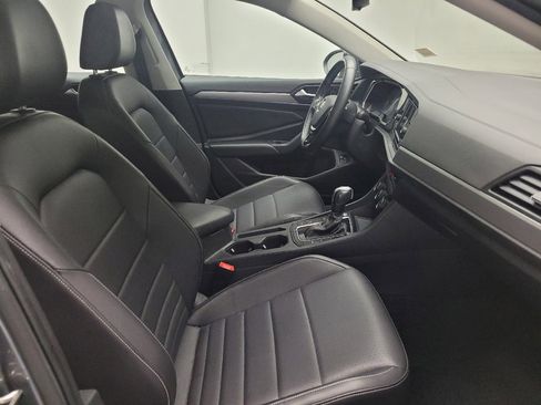 Used 2021 Volkswagen Jetta SE w/ SE Cold Weather Package FWD image 21