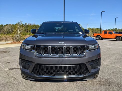 New 2025 Jeep Grand Cherokee Laredo image 16
