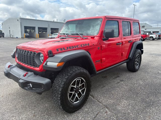 Used 2025 Jeep Wrangler Unlimited Rubicon w/ Convenience Group AWD/4WD image 9