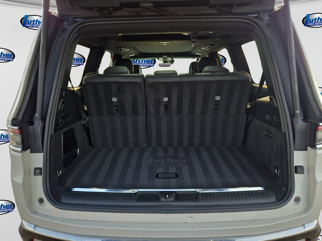 Used 2022 Jeep Grand Wagoneer Series III AWD/4WD image 34
