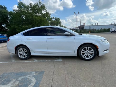 Used 2015 Chrysler 200 Limited image 6