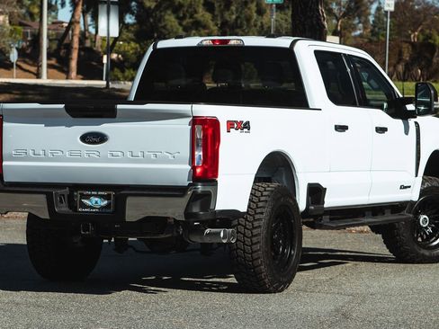 Used 2024 Ford F250 XLT w/ FX4 Off-Road Package image 10