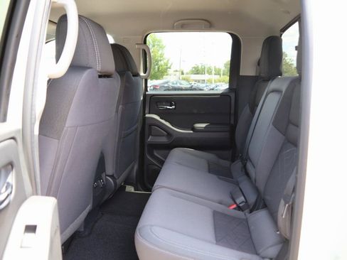 New 2025 Nissan Frontier SV w/ SV Convenience Package image 8