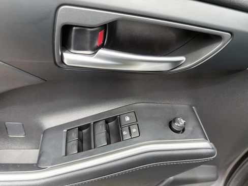 Used 2023 Toyota Highlander XLE FWD image 8