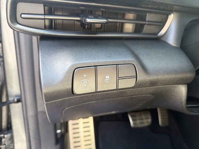 Used 2025 Hyundai Elantra Sport FWD image 27