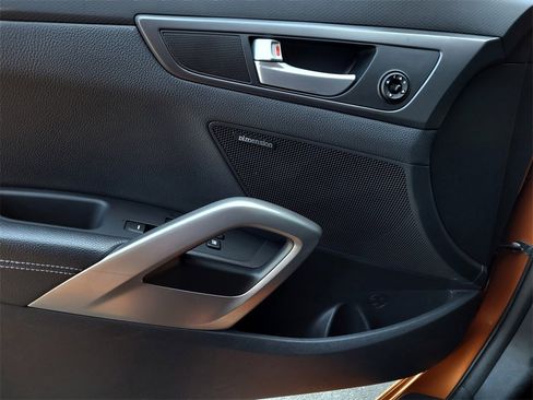 Used 2016 Hyundai Veloster Turbo image 12