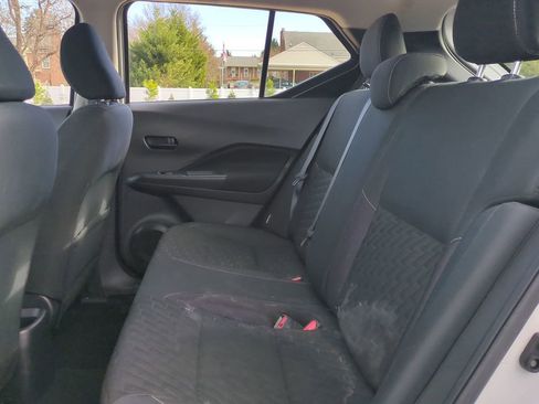 Used 2021 Nissan Kicks S image 14