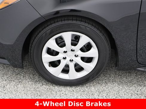 Used 2025 Toyota Corolla LE image 11