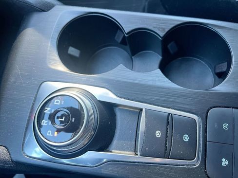 Used 2022 Ford Escape SE w/ SE Sport Appearance Package image 20