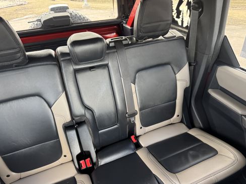 Used 2023 Ford Bronco Wildtrak image 15