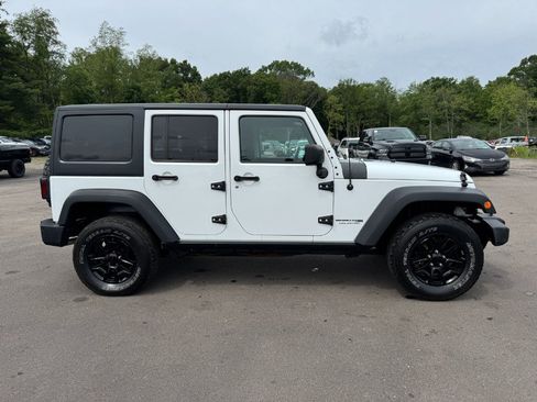 Used 2018 Jeep Wrangler Unlimited Sport w/ Quick Order Package 23W AWD/4WD image 6