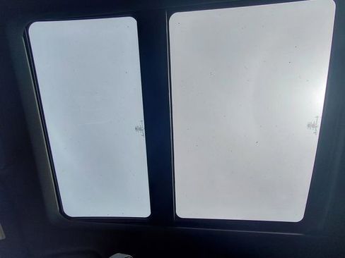 Used 2020 Ford Explorer XLT w/ Equipment Group 202A image 11