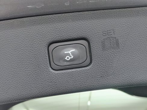 Used 2022 Ford Edge SEL w/ Convenience Package image 18