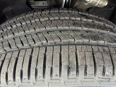 New 2025 Jeep Grand Cherokee Altitude image 28